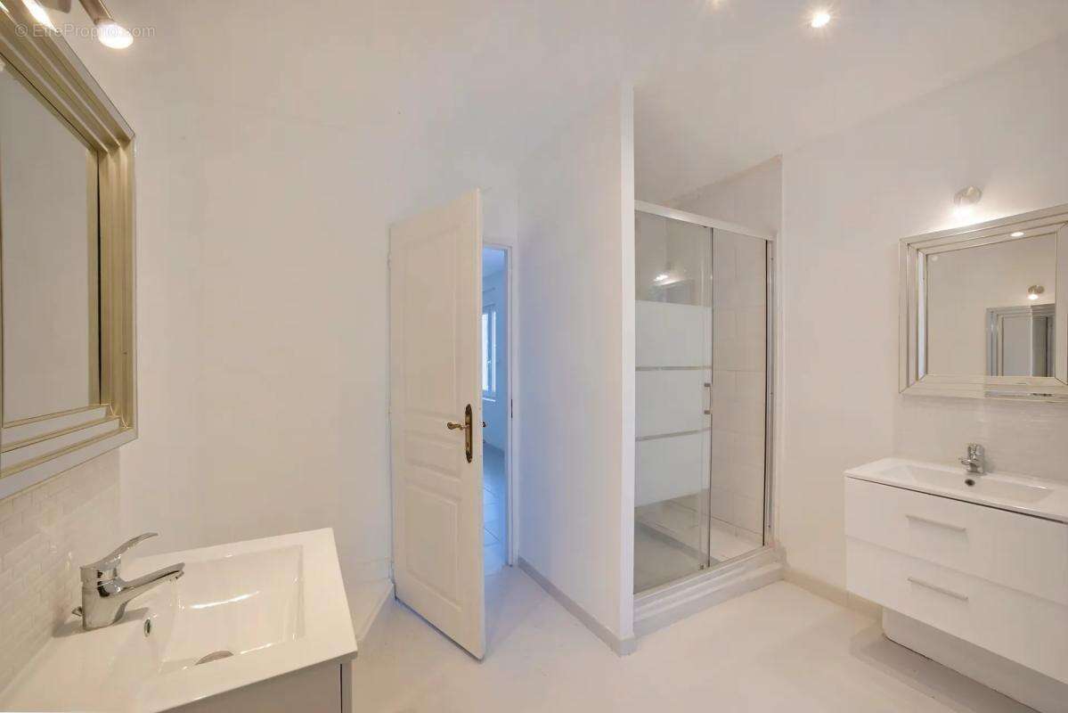 Maison à LES SALLES-DU-GARDON