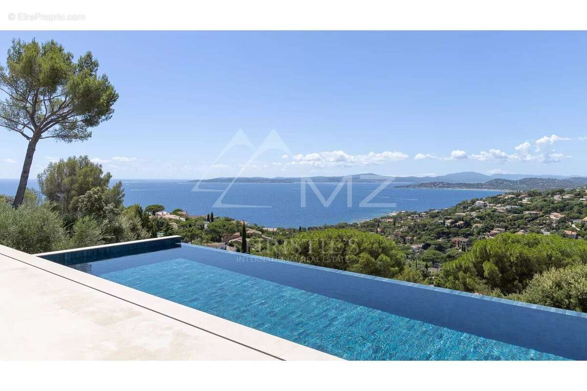 Maison à ROQUEBRUNE-SUR-ARGENS