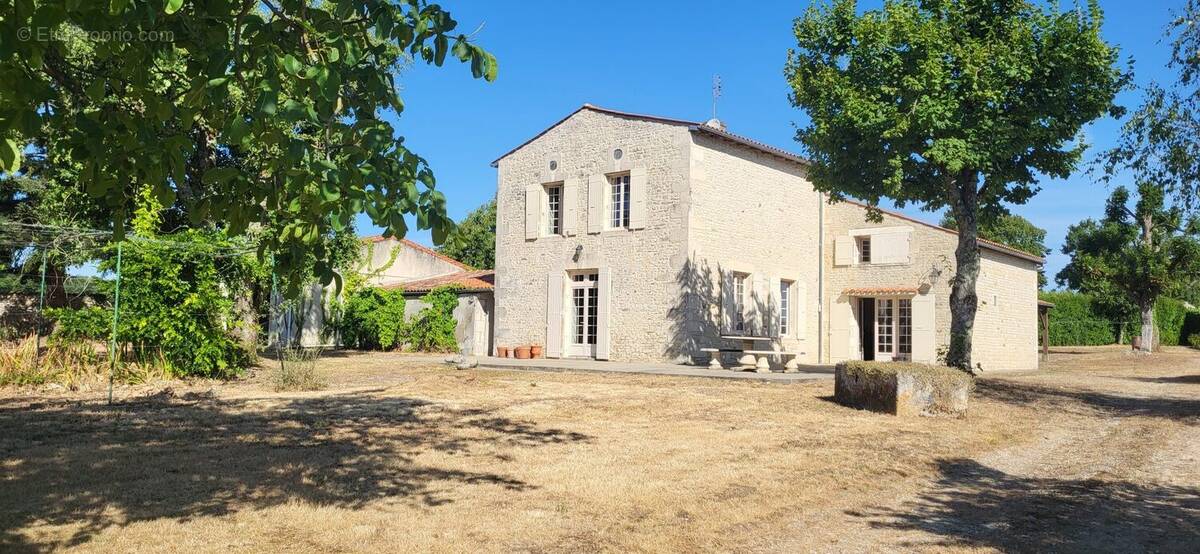 Maison à MAZERAY