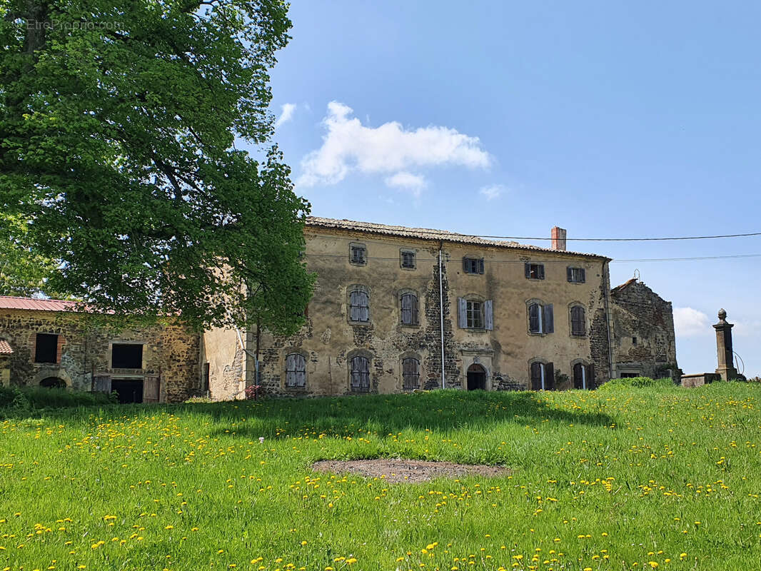 Maison à SUGERES