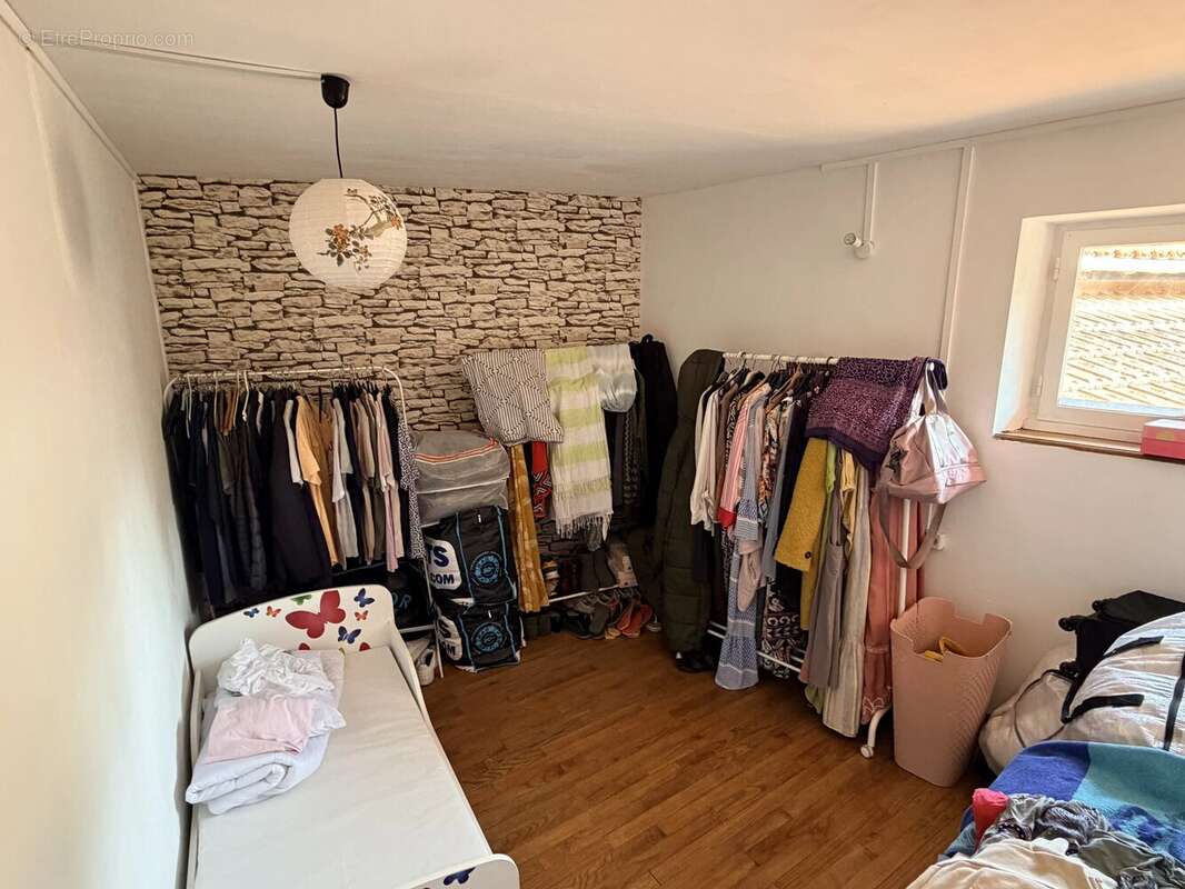 Quatre chambres, grande maison familiale, très bien rénovée - photo 12