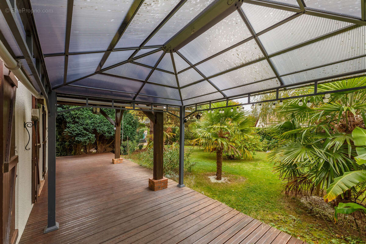 Maison à LE MESNIL-ESNARD