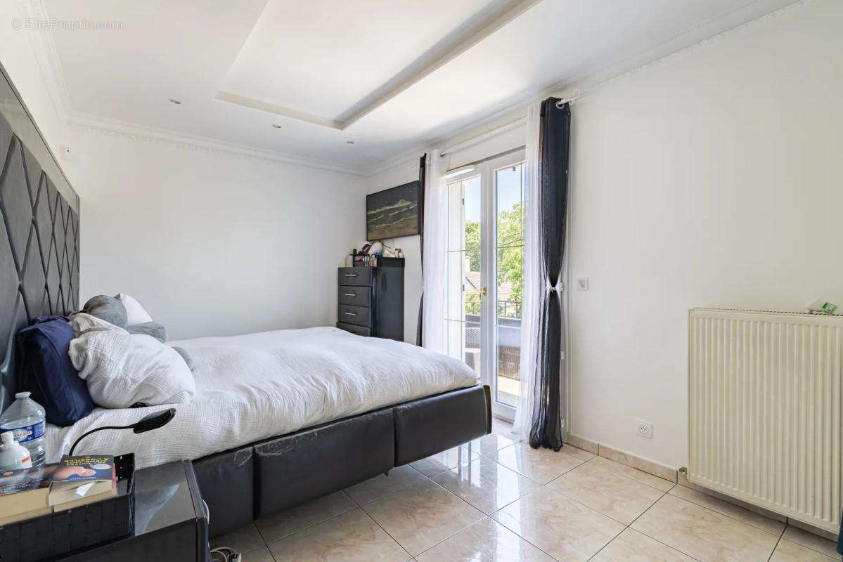 Maison de 10 pièces de 228 m² à Sarcelles - photo 6