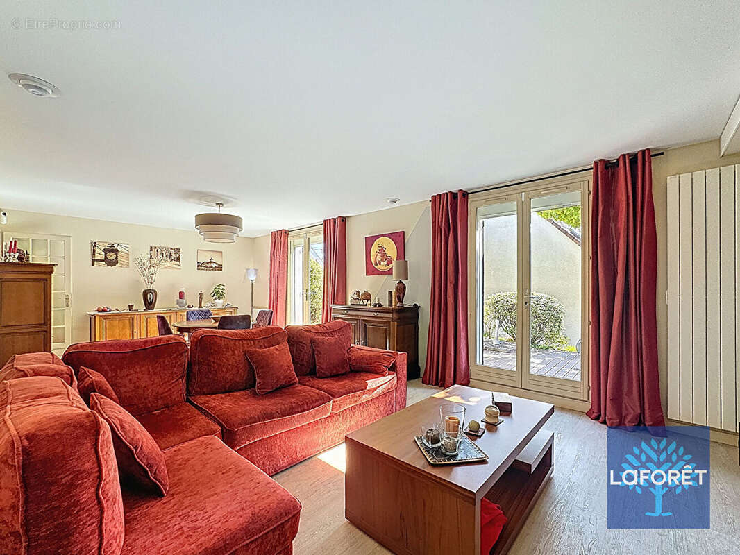 Maison à CHILLY-MAZARIN