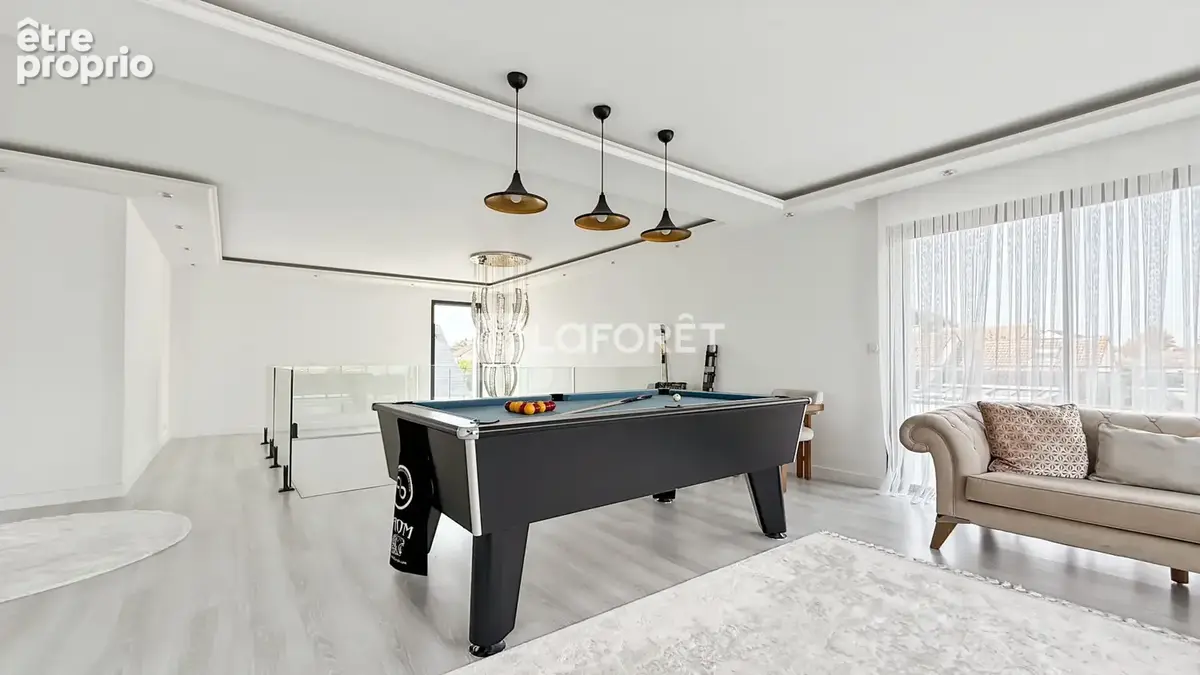 Villa Joue Les Tours 8 pièce(s) 245.80 m2 - photo 8