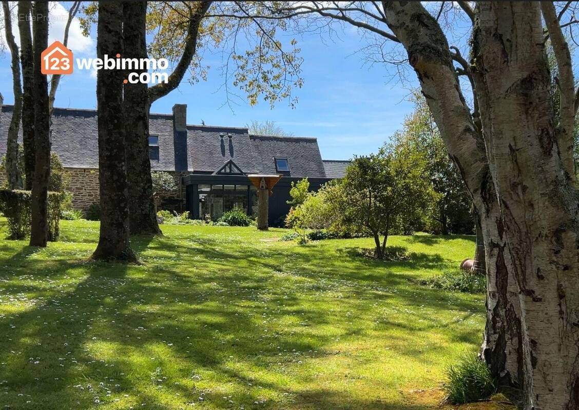 Maison à TREDREZ-LOCQUEMEAU