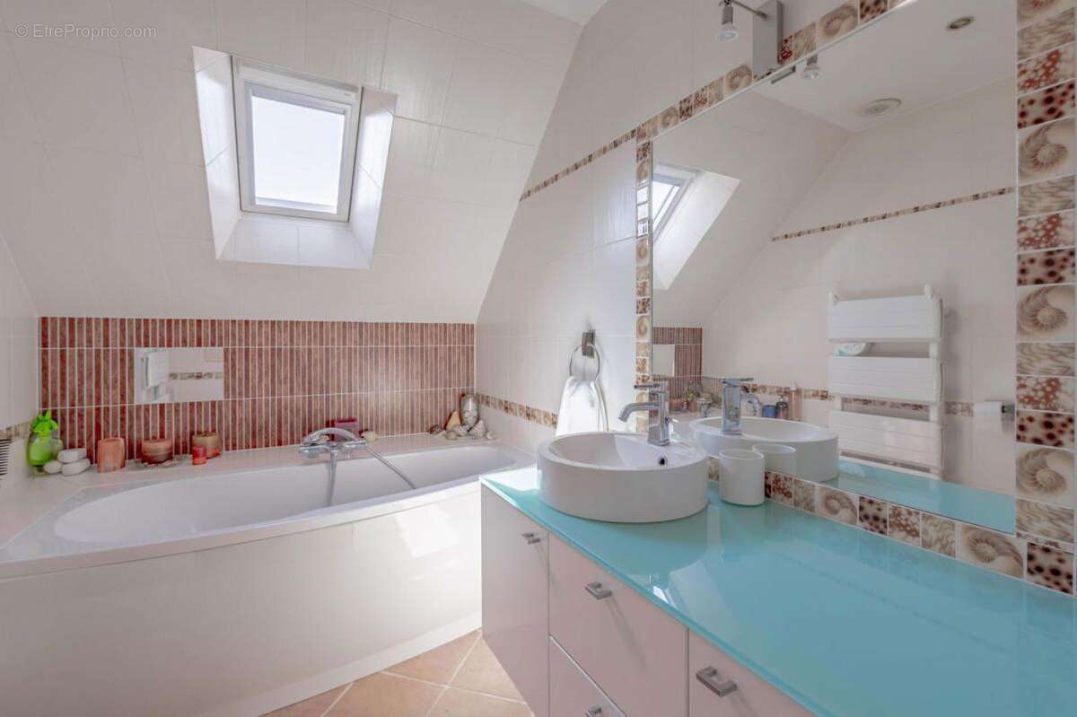 Maison à SOISY-SUR-SEINE