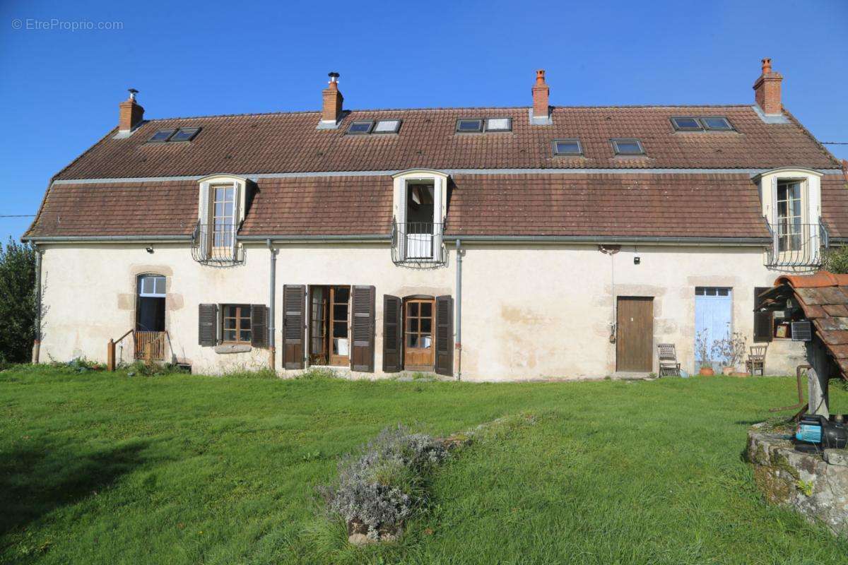 Maison à SAINT-DIDIER-SUR-ARROUX