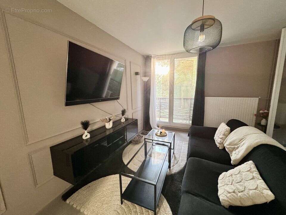 T2 + CAVE + PLACE DE PARKING + MARSEILLE  13013 - Appartement à MARSEILLE-13E