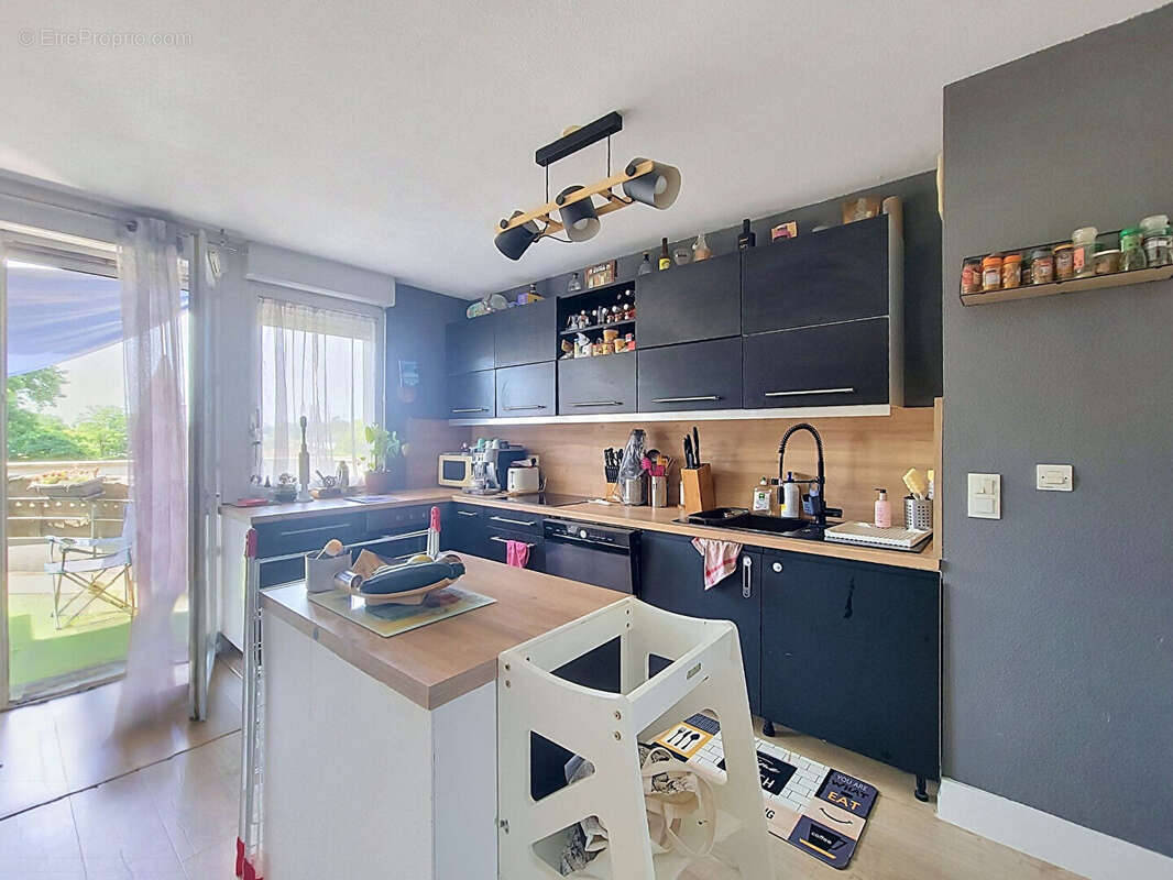 Appartement à PAREMPUYRE