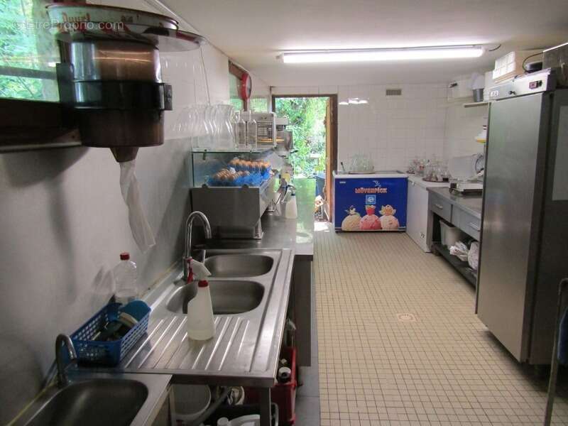 Commerce à SARLAT-LA-CANEDA