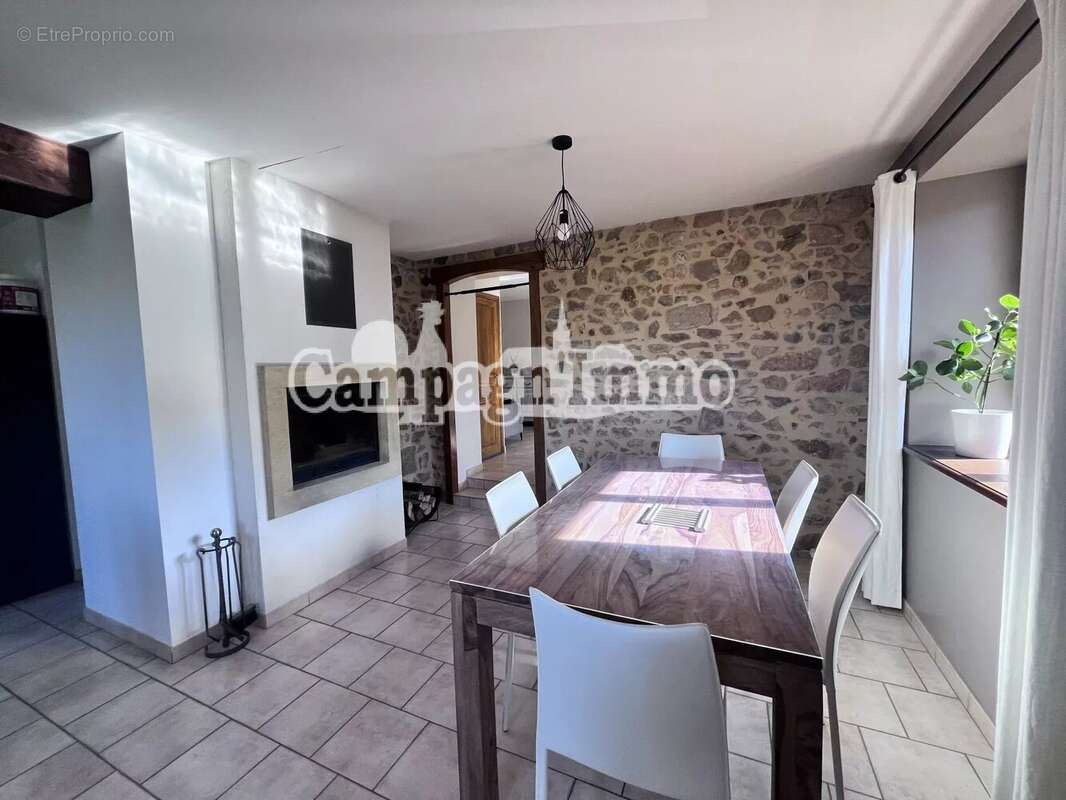 Maison à SAINT-FORGEUX