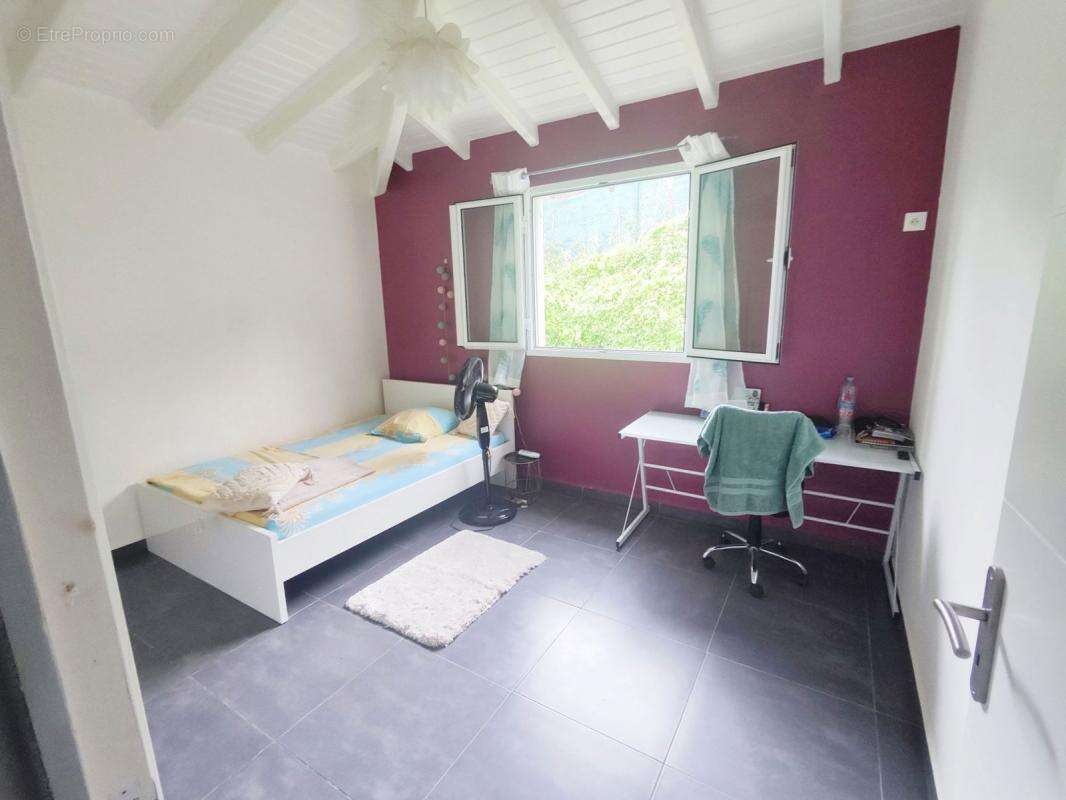 Maison à CAPESTERRE-BELLE-EAU