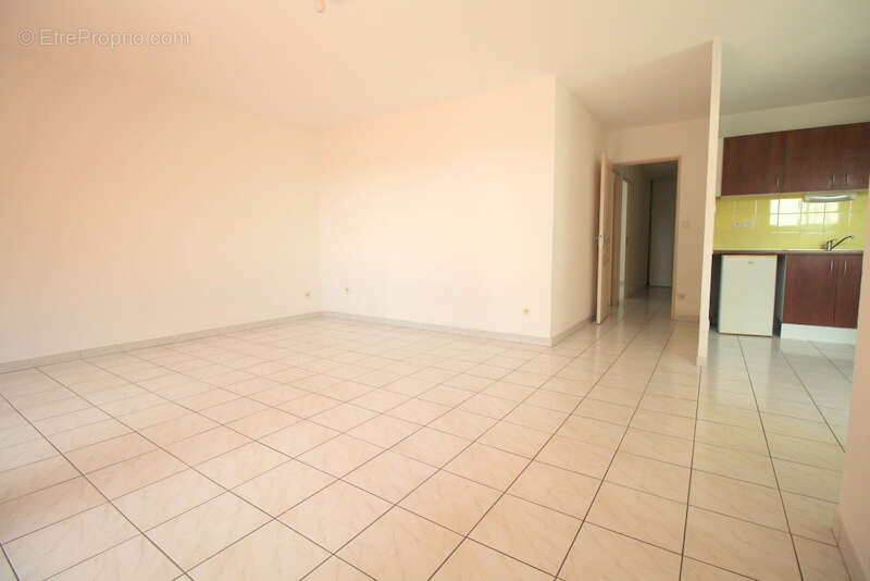 Bel appartement T3 avec terrasse, jardin, place de stationnement à Balaruc-Les-Bains - photo 12