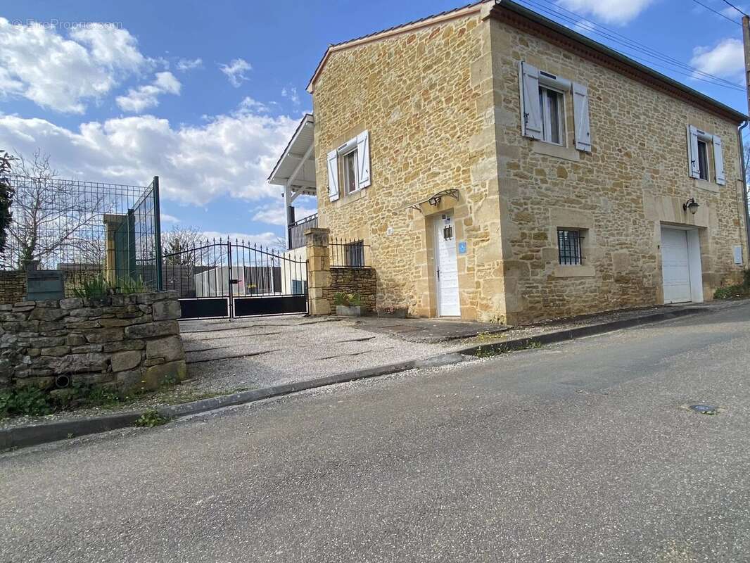 Maison à MONTAYRAL