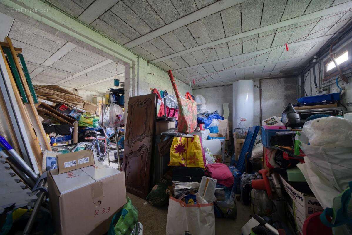 Maison à SAINT-JEAN-D'ANGELY