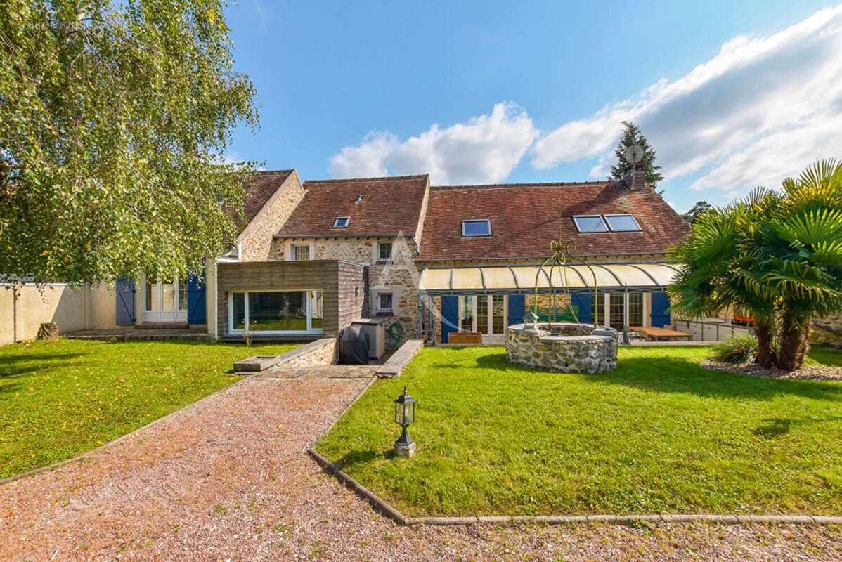 Maison à OZOUER-LE-VOULGIS