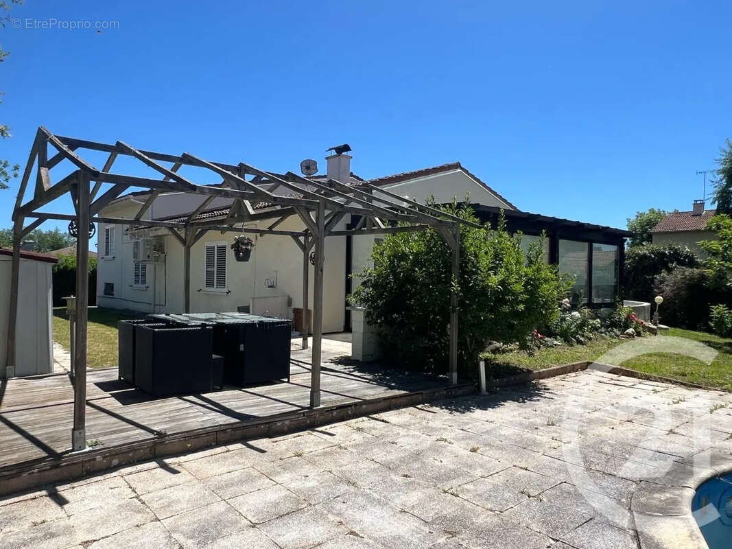 Maison 180 m² à Aurillac  - photo 3