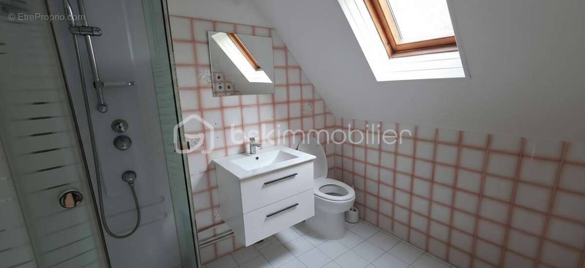  COUP DE CŒUR – Maison familiale avec piscine sur un parc de 3 600 m²- Double garage - Â SAINT SEURIN SUR L'ISLE - photo 11