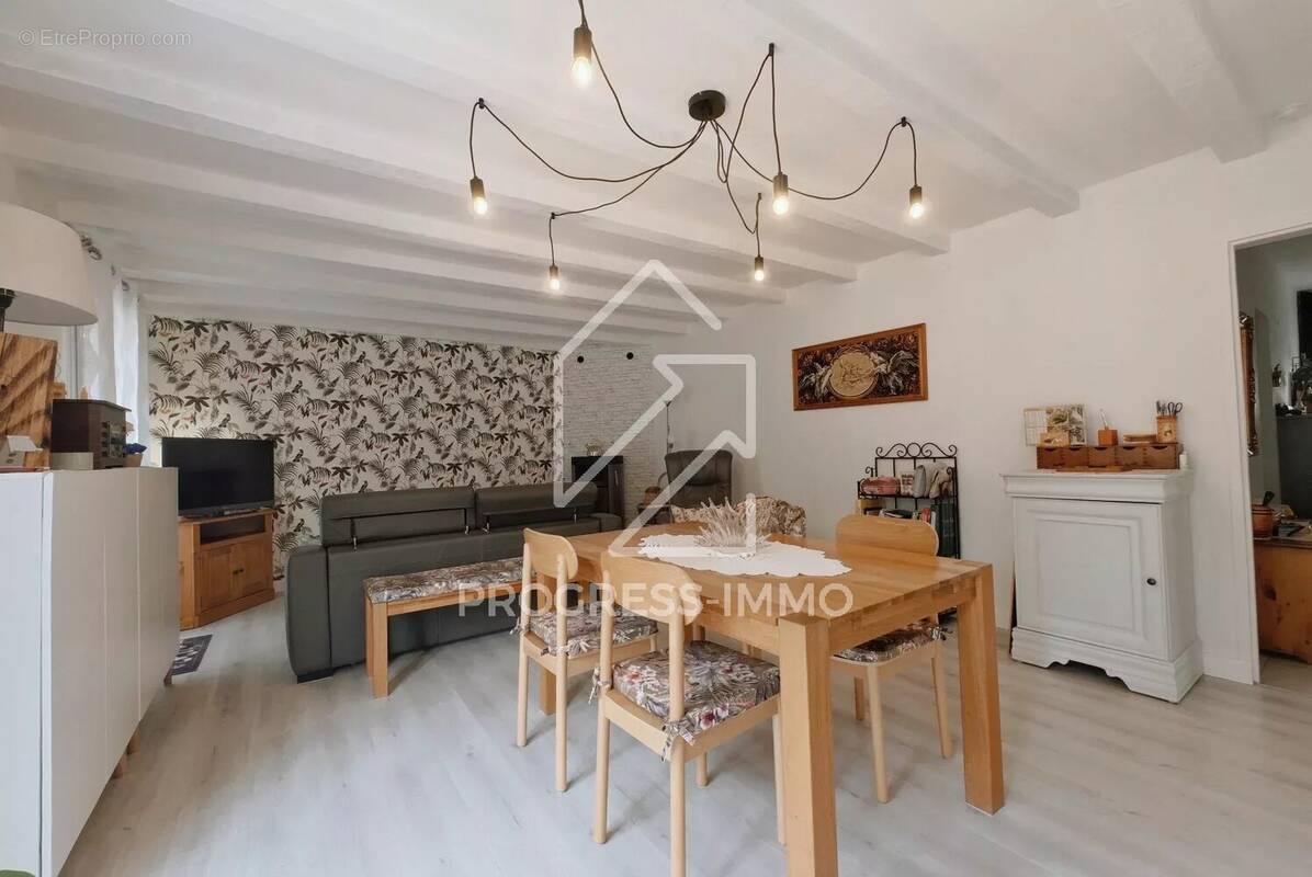 Appartement à COMBS-LA-VILLE