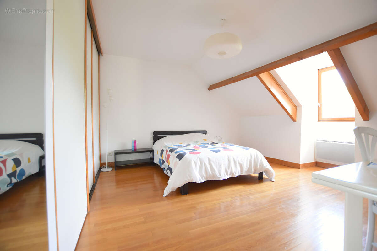 Maison à LES ESSARTS-LE-ROI