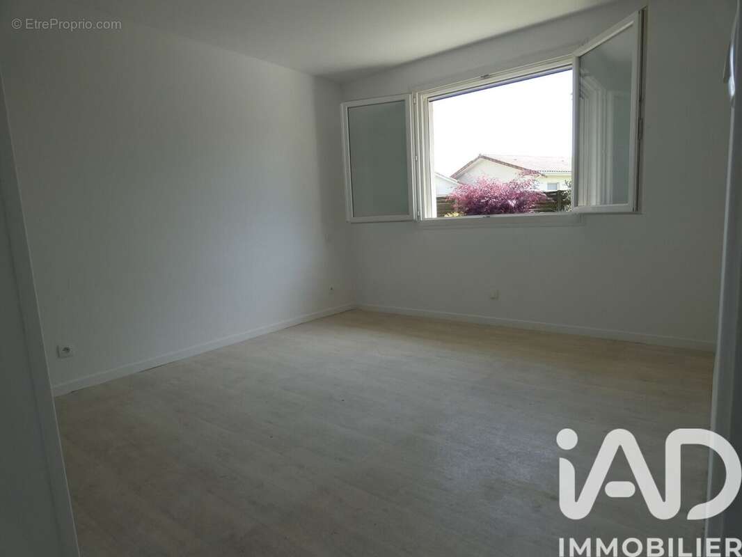Maison 119 m² à Angoume  - photo 6