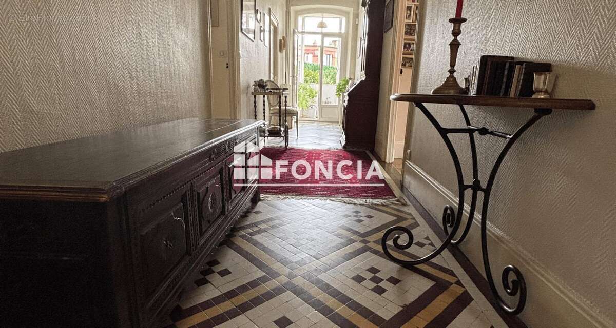 Maison à MONTEREAU-FAULT-YONNE