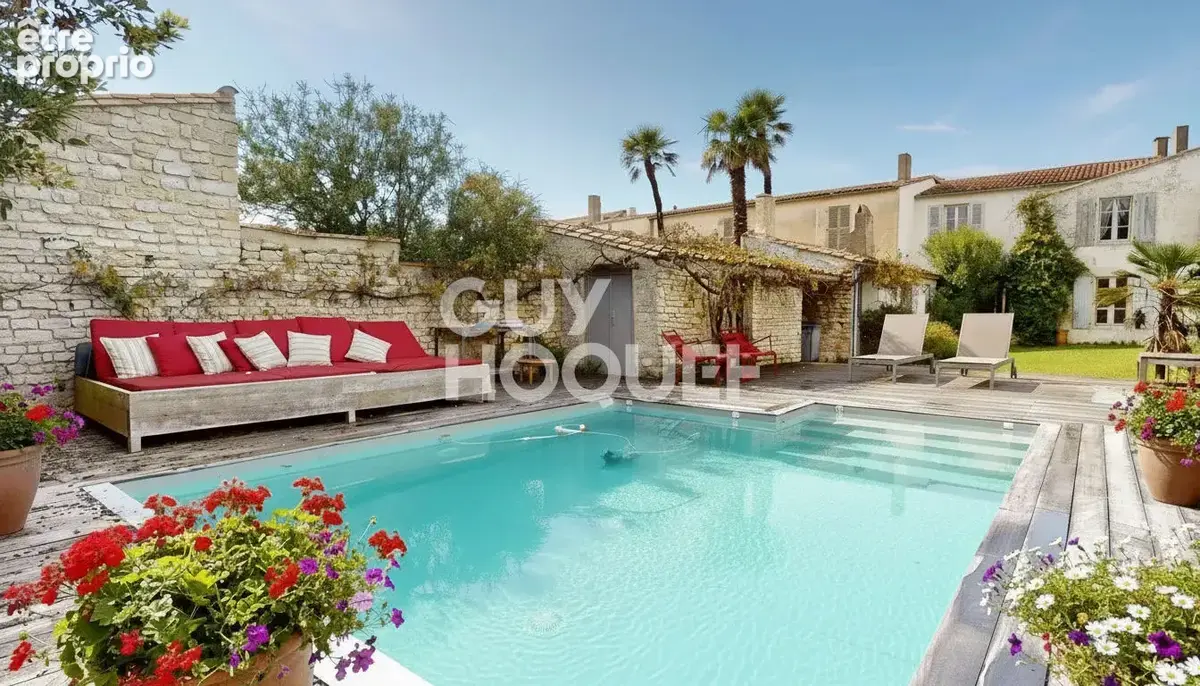 Maison de village avec piscine à vendre au coeur du Bois-Plage-en-Ré - photo 1