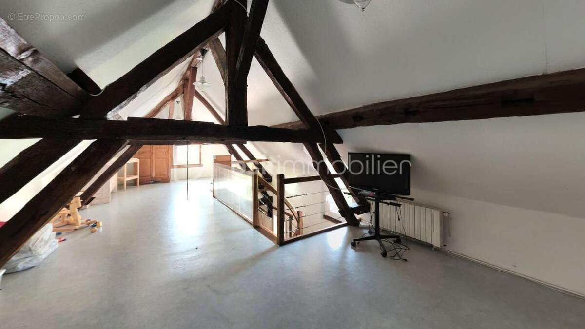 Maison à LES BORDES