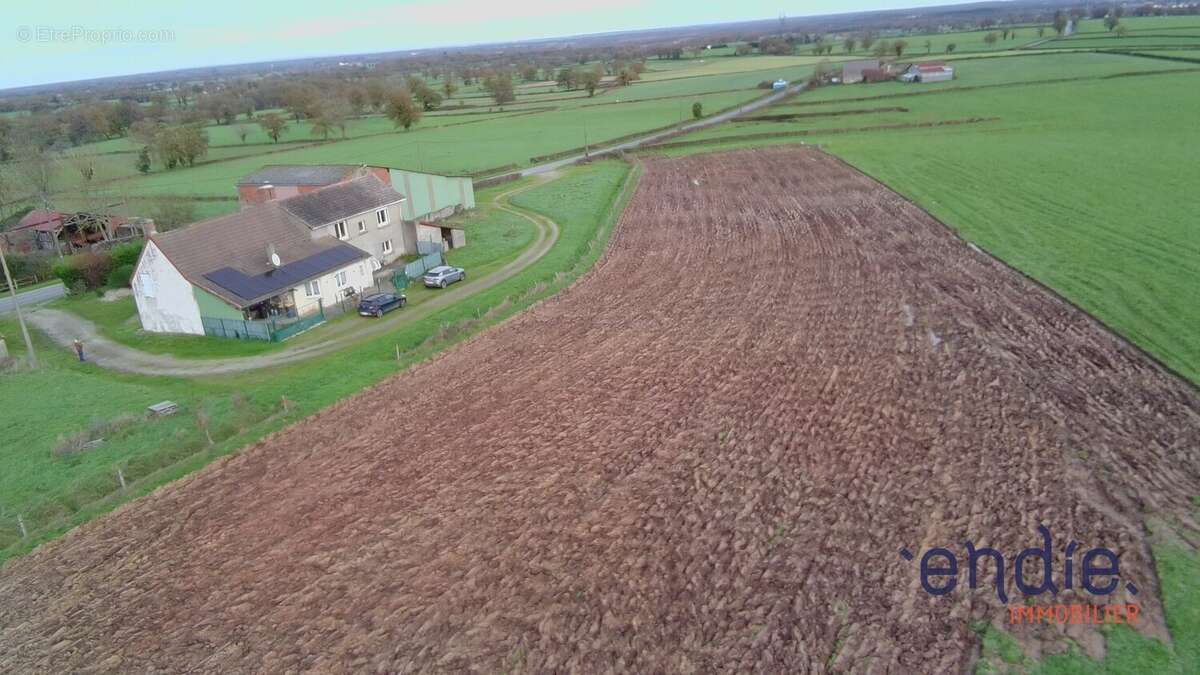 Propriété de campagne de 7 pièces (210 m²) en vente à COULEUVRE - photo 4