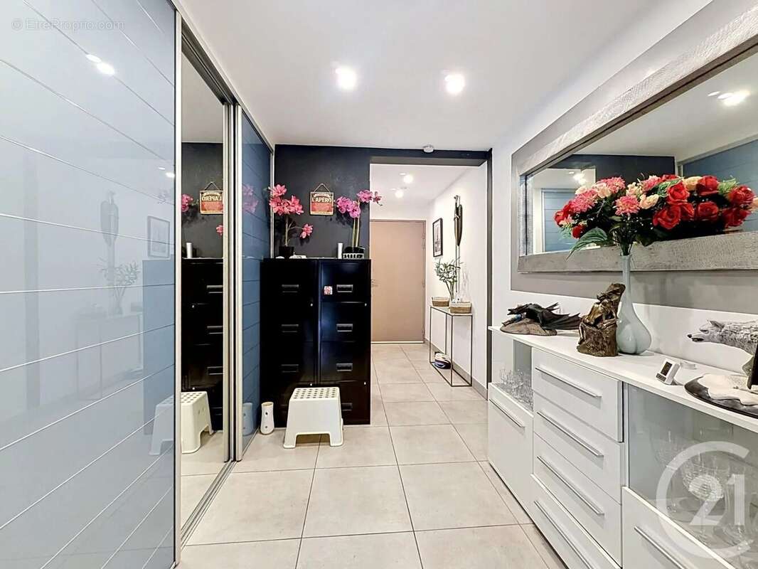 Appartement à MOUGINS