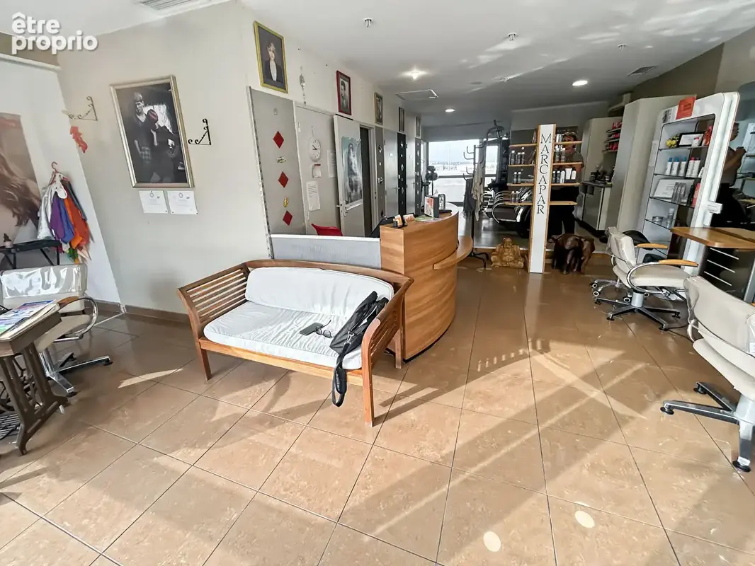 Local commercial 69m² à vitrolles - photo 2