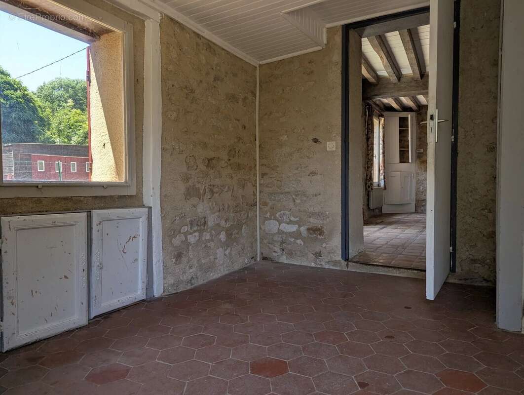 Maison à COULONGES