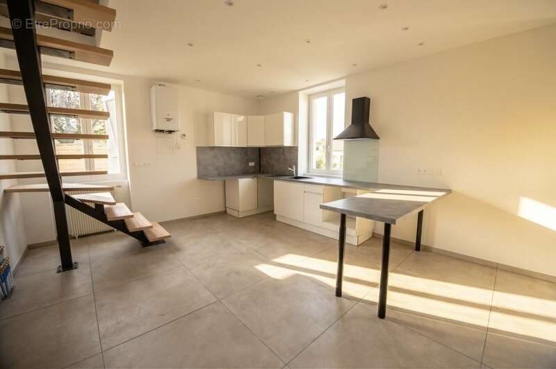 Maison à LA TOUR-DU-PIN