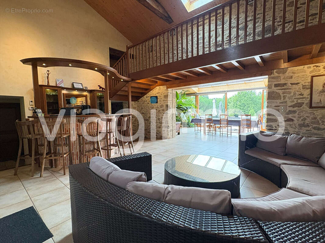 Maison en vente à terme libre 9 pièces 414 m2 - photo 2