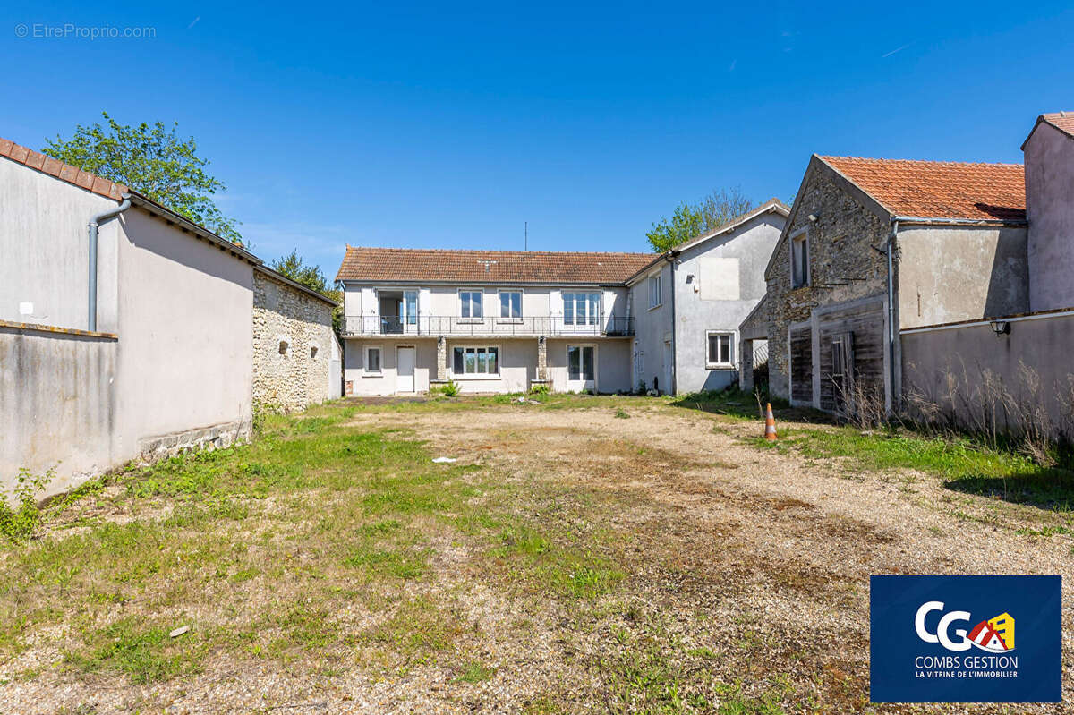 Ensemble immobilier avec dépendances Vue dégagée sur les champs - photo 13
