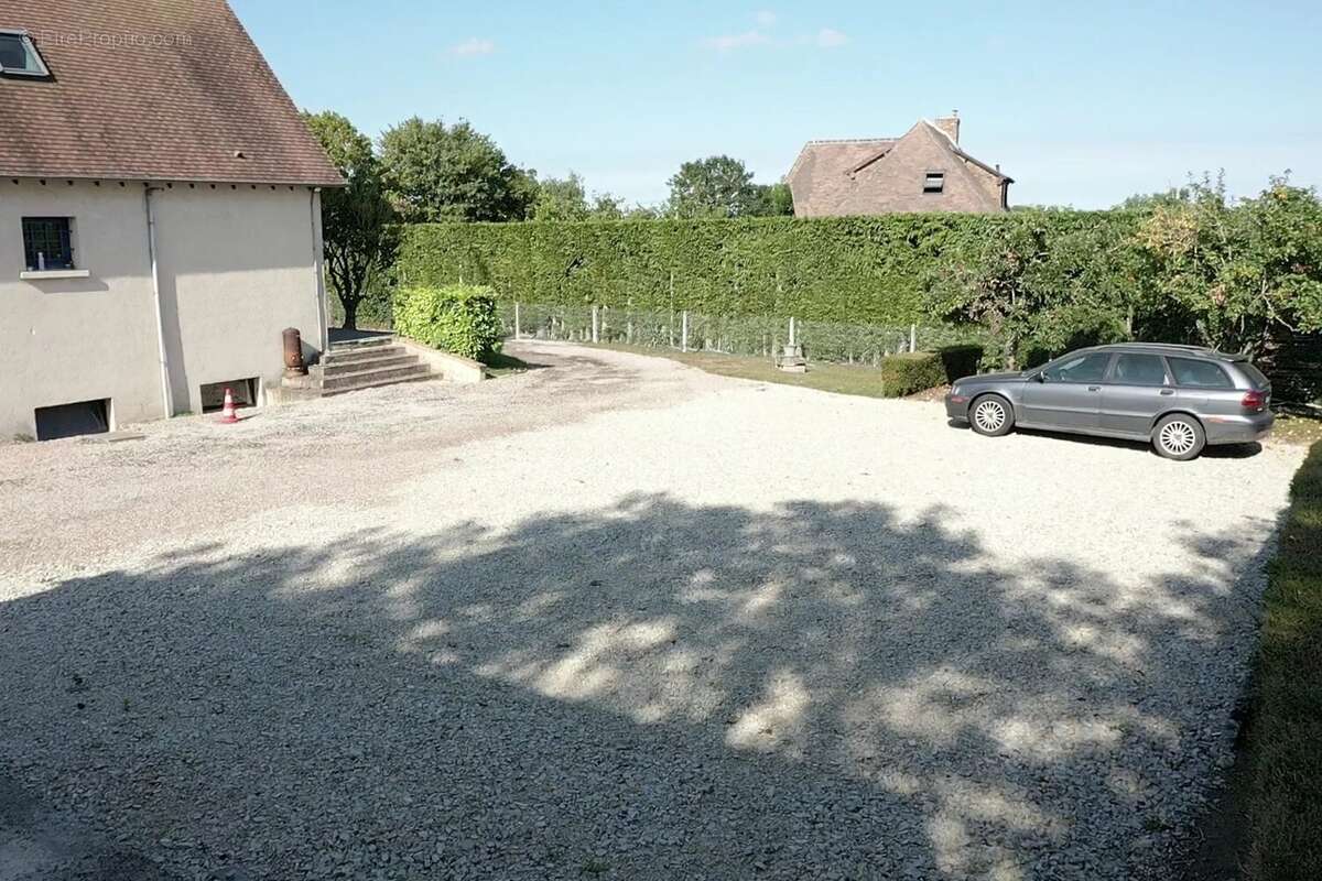 A ETE VENDUE PAR NOS SOINS   .......   BELLE CONTEMPORAINE DE 120 M² HAB, sur Sous-Sol complet et Plus de 1 350 m² de Terrain. - photo 32
