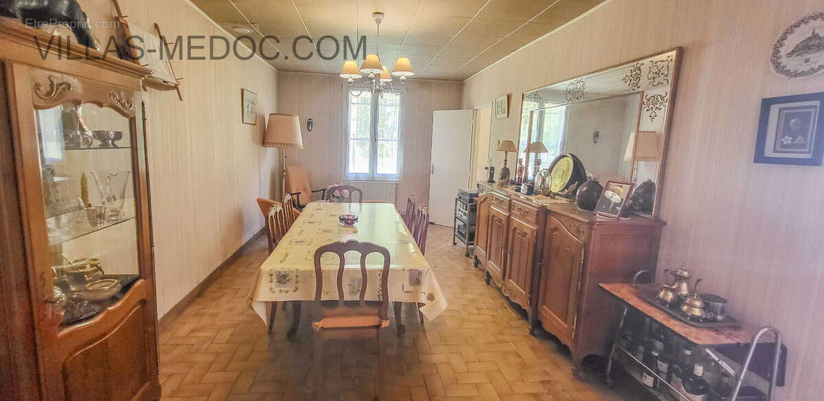 Maison à VENDAYS-MONTALIVET