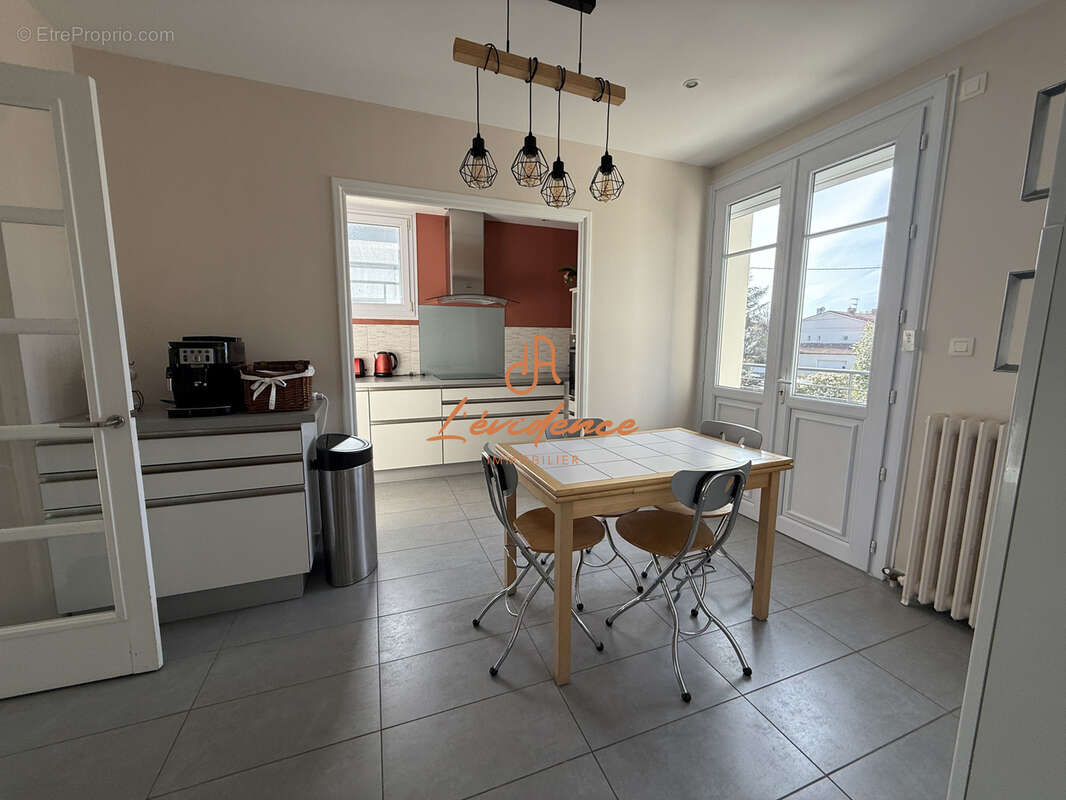 Maison à MONTELIMAR