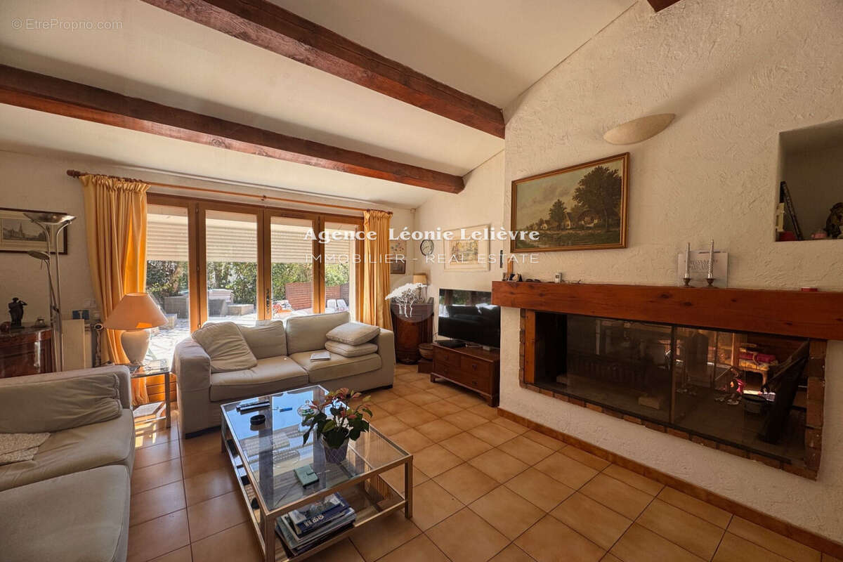 Maison à LES ISSAMBRES