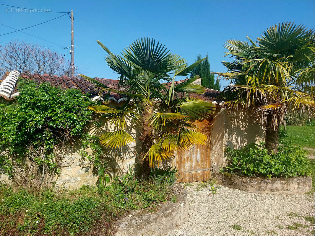 Maison à MESNAC
