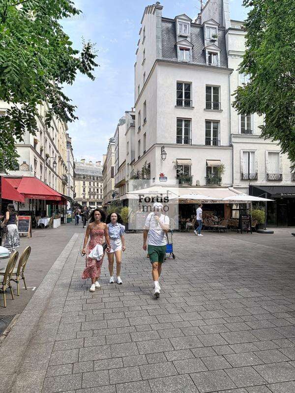 Appartement à PARIS-1E