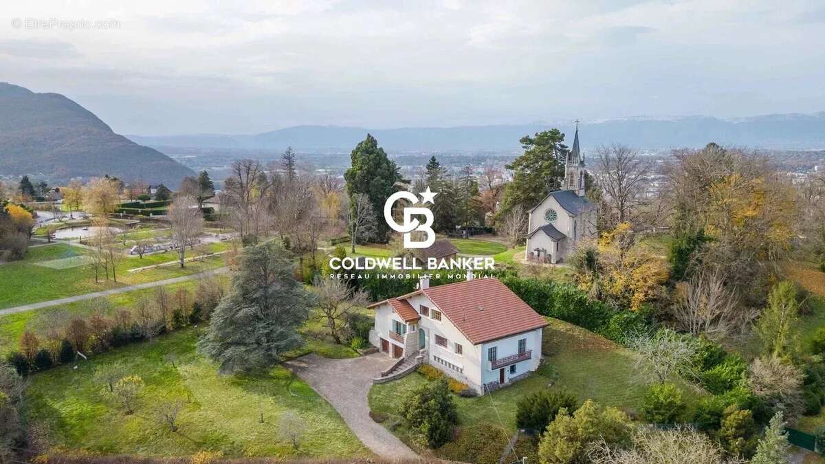 Maison à VETRAZ-MONTHOUX