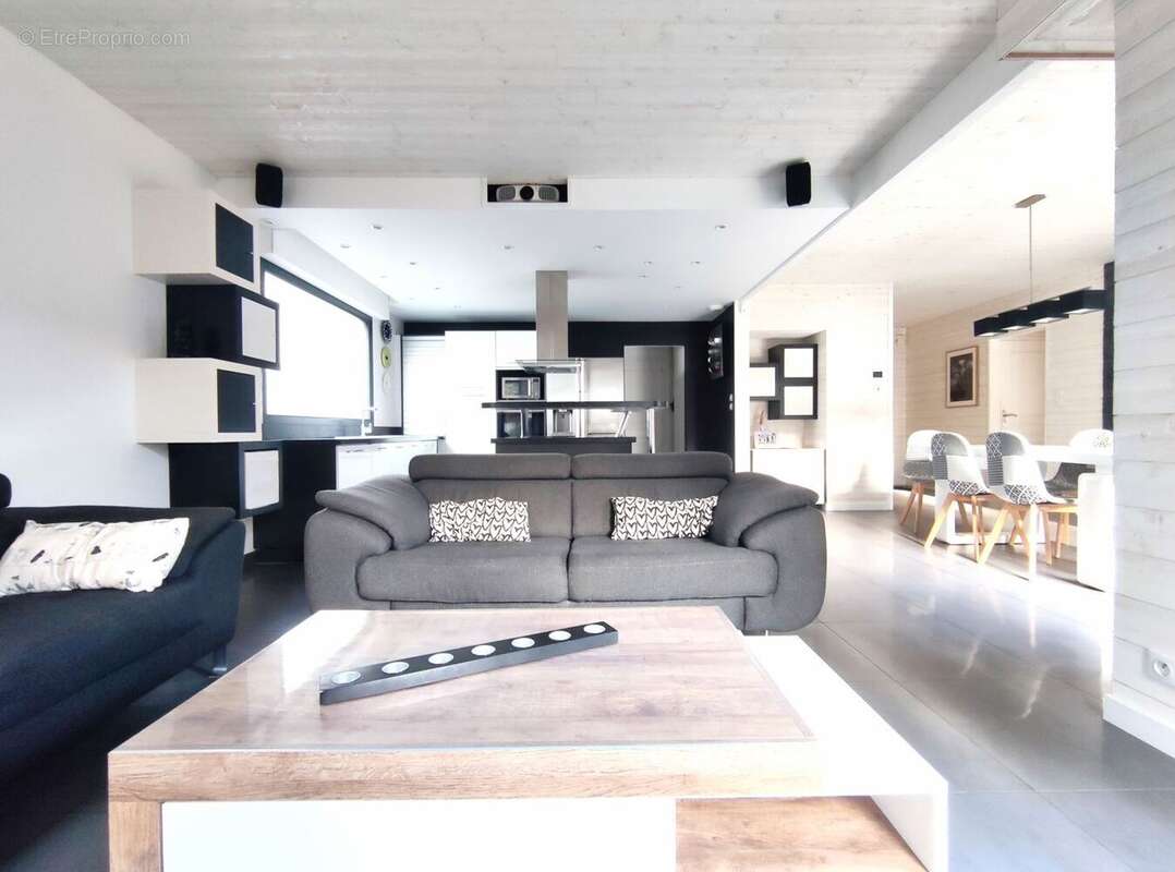 Maison à MONTLIGNON