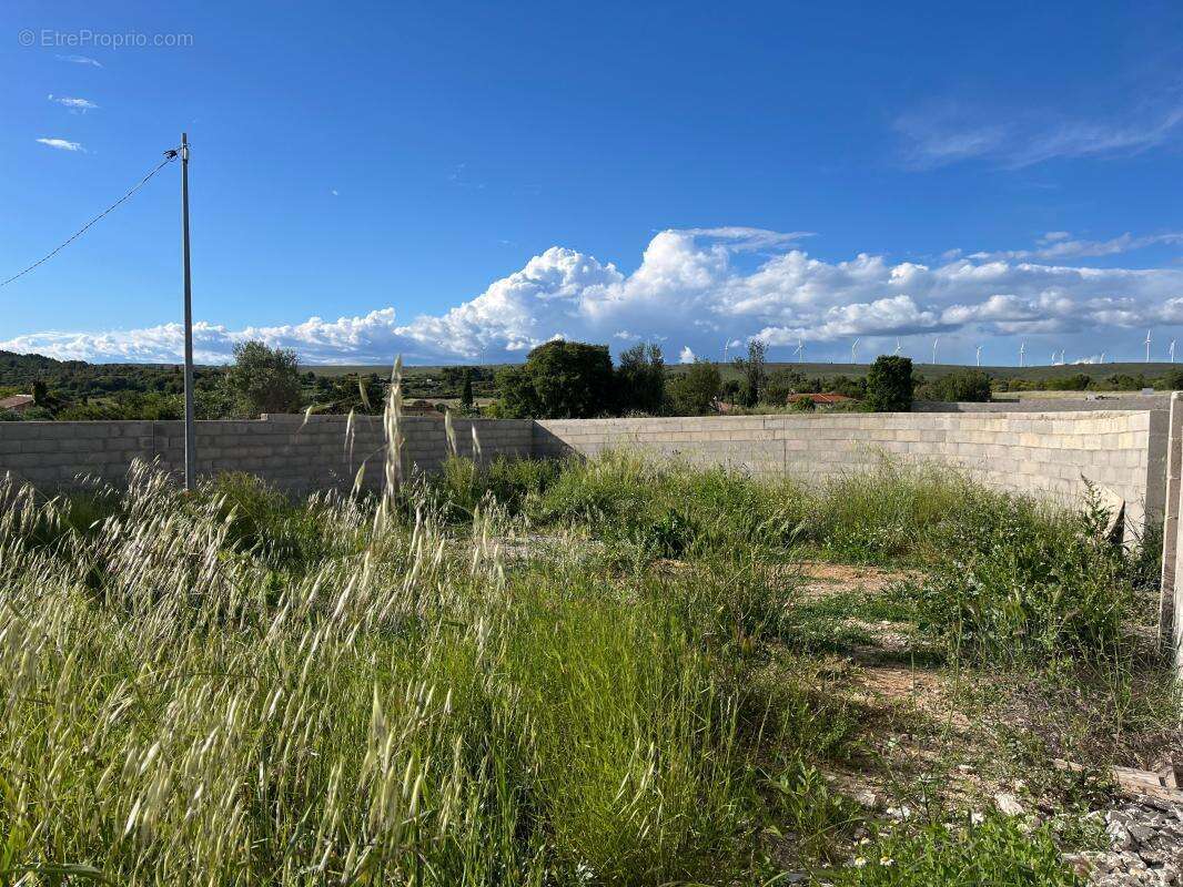 Terrain à VILLEVEYRAC