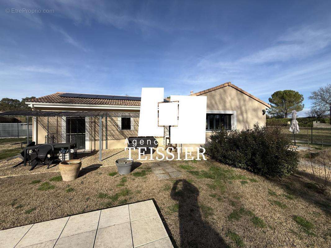 Maison à BERRIAS-ET-CASTELJAU