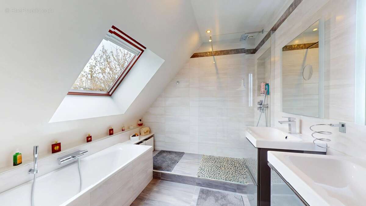 Maison à NEUILLY-PLAISANCE