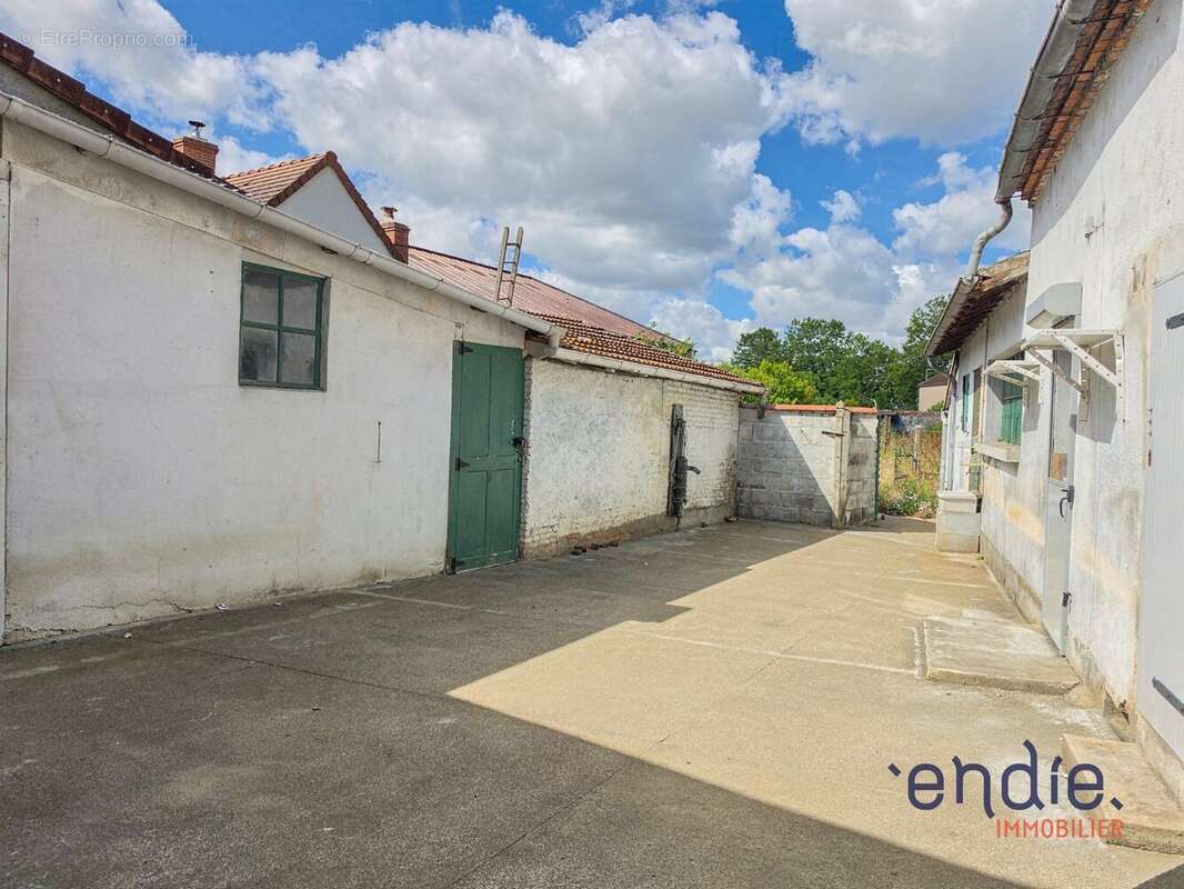Maison de ville avec jardin et grand garage  15 min de Moulins - photo 12