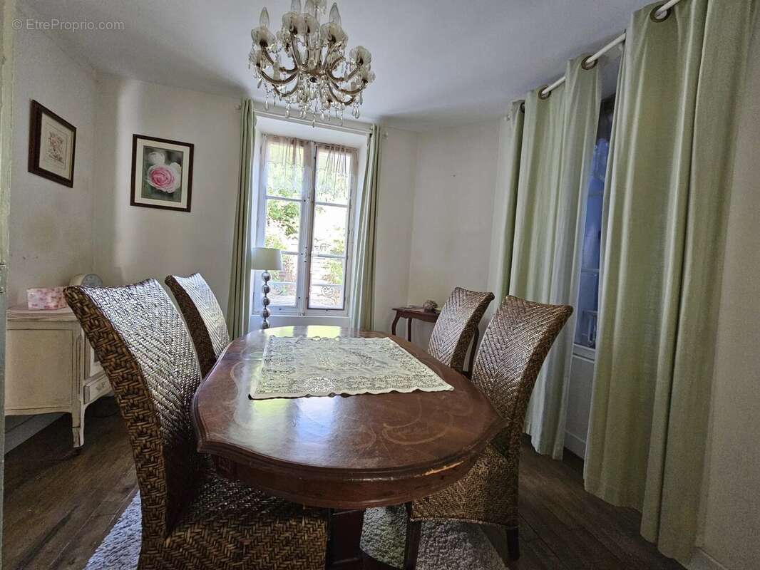 Maison à MONTEMBOEUF