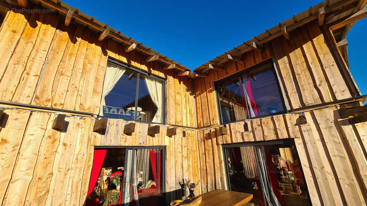 Maison à GREOLIERES